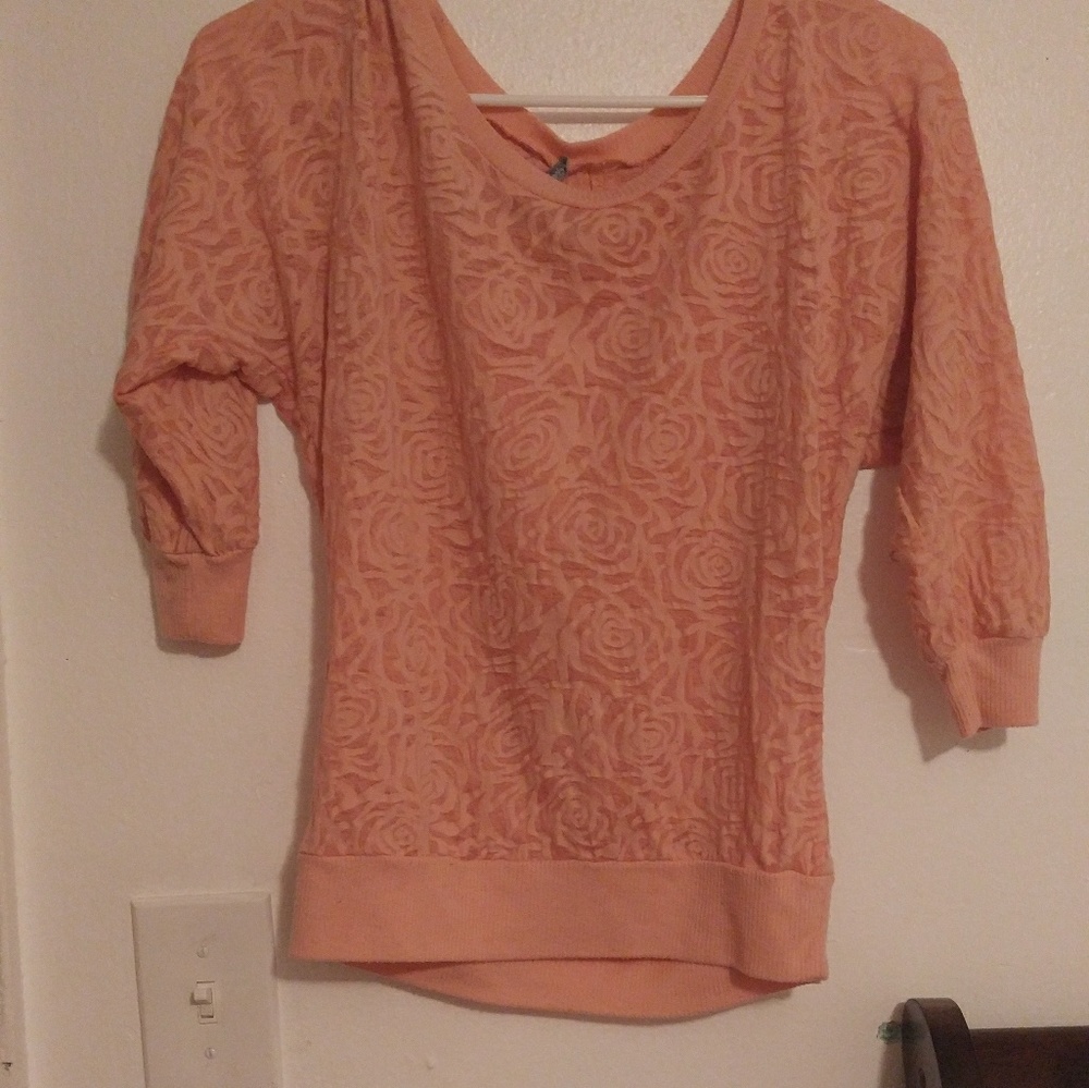 Mid sleeve shirt